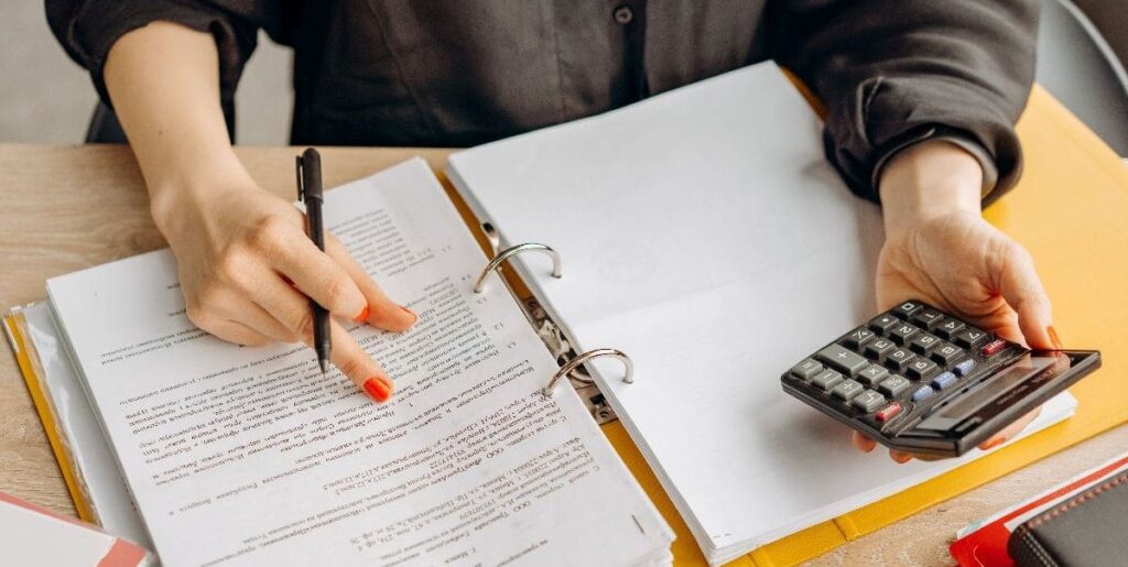 Changer d'expert-comptable en cours d'année : comment le faire facilement ? changer sn expert comptable en cours d'année et tout à fait recommandé et souhaitable s'il convient à la progression de votre entreprise